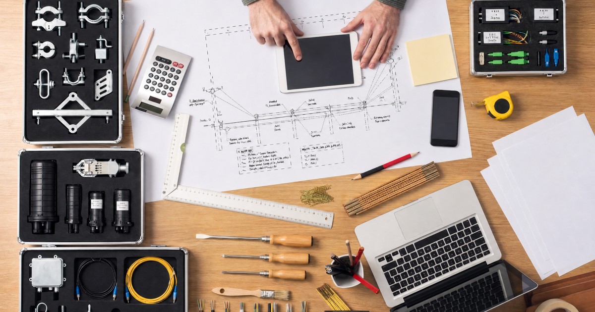 Cómo evaluar un proveedor de herrajes FTTH: guía para el jefe de compras