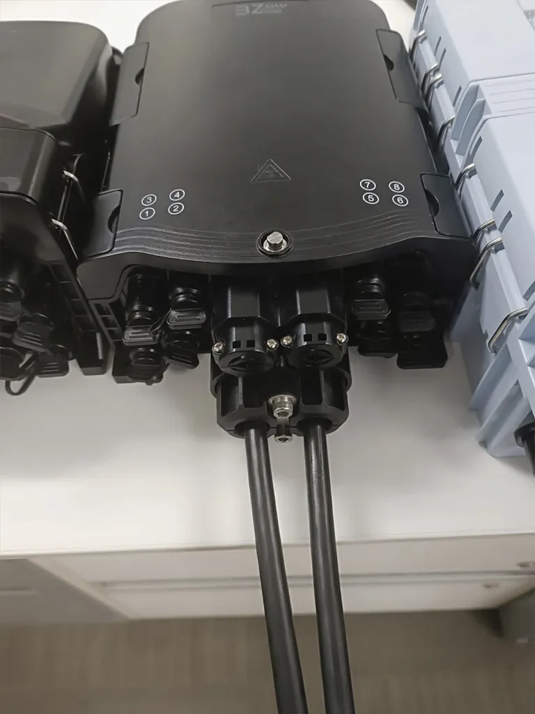 Splitters PLC y cajas NAP para redes FTTH