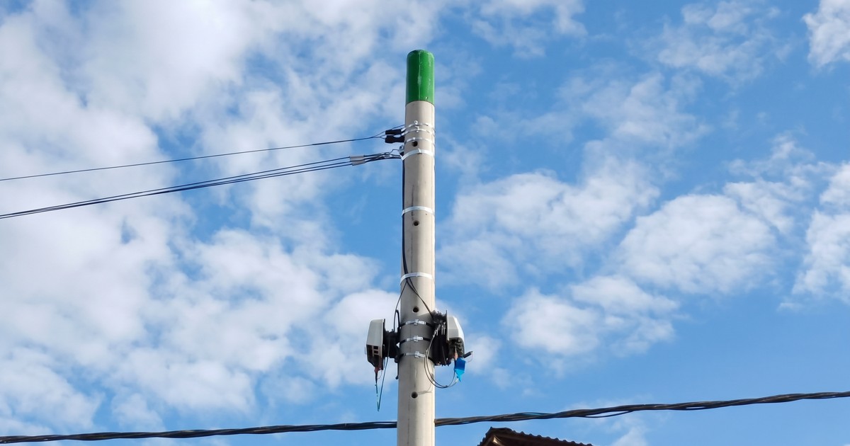 Herrajes para Red FTTH Aérea en Perú: Guía de Selección